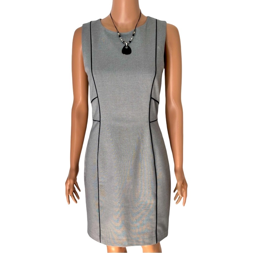 Gray sleeveless dress by H&M.
